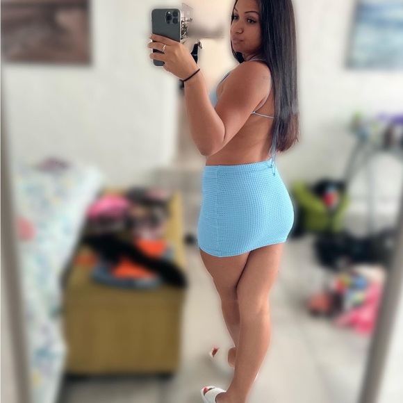 Meet your Posher, Ciana - Picture 3 of 3